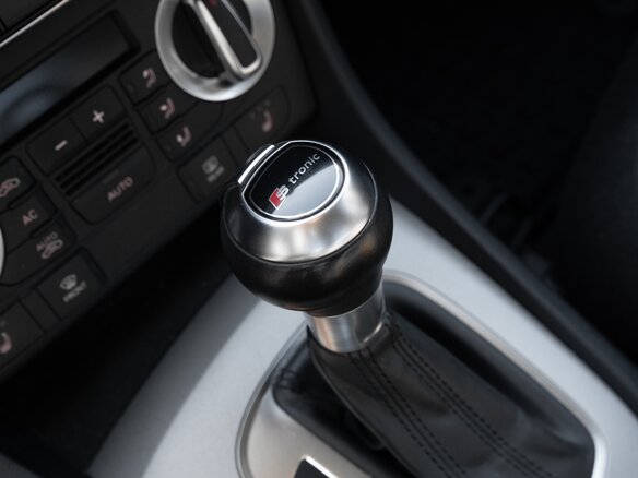 2012 Audi Q3 I (8U), серый, 1450000 рублей - вид 12