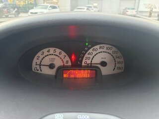 2001 Toyota Vitz I (P10), чёрный, 295000 рублей, вид 5
