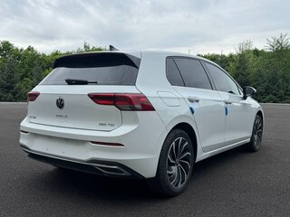 2021 Volkswagen Golf VIII, белый, 1695000 рублей, вид 4
