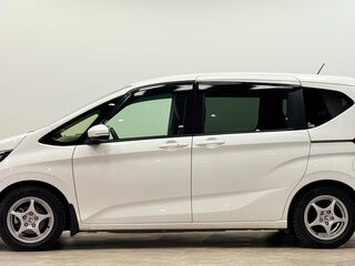 2019 Honda Freed II, белый, 1610000 рублей, вид 2