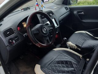 2015 Volkswagen Polo V, белый, 640000 рублей, вид 3