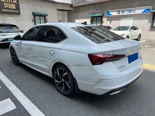 2023 Skoda Octavia IV (A8), белый, 1650000 рублей, вид 4