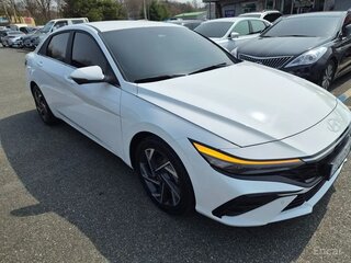 2023 Hyundai Avante VII Рестайлинг, белый, 2109750 рублей, вид 3