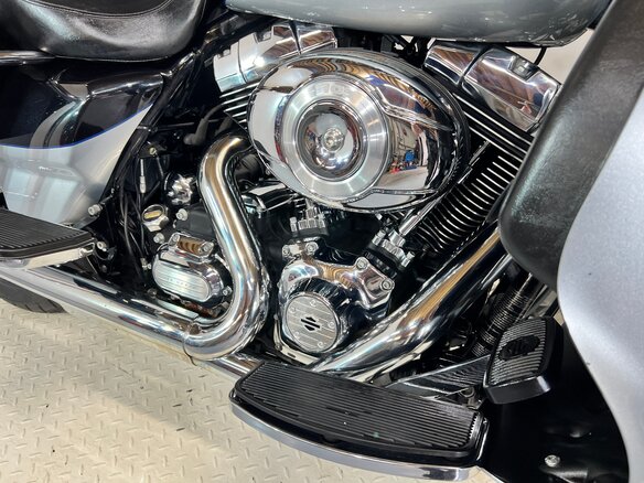 2012 Harley-Davidson Electra Glide, серебристый, 749000 рублей - вид 13