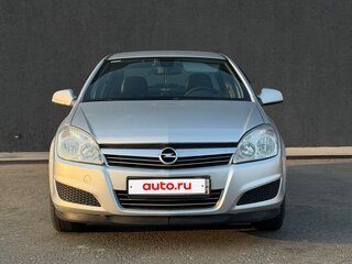 2011 Opel Astra H Рестайлинг, серебристый, 390000 рублей, вид 1