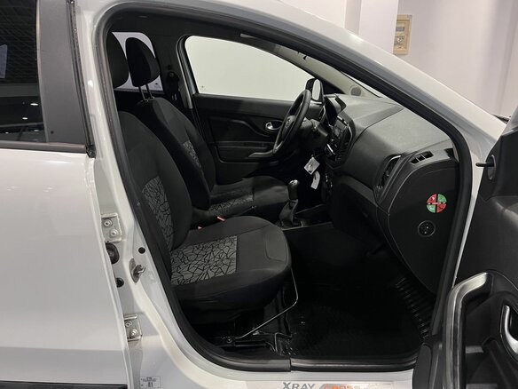 2019 Lada (ВАЗ) XRAY Cross I, белый, 1025000 рублей - вид 28