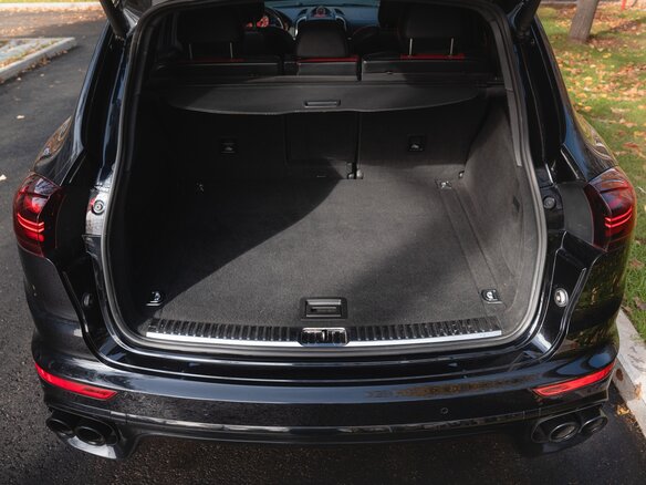2015 Porsche Cayenne GTS II Рестайлинг (958), чёрный, 3800000 рублей - вид 16