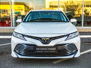 2019 Toyota Camry VIII (XV70), белый, 2898000 рублей, вид 2