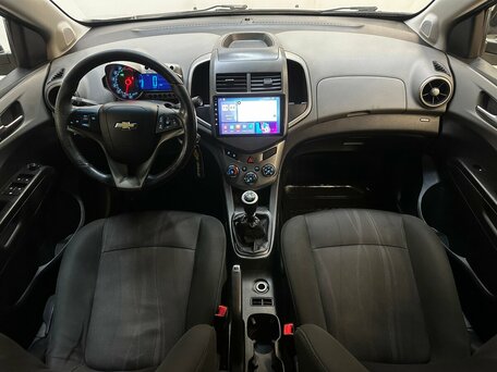 2014 Chevrolet Aveo II, серебристый, 465000 рублей, вид 5