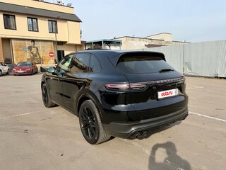 2020 Porsche Cayenne III, чёрный, 6200000 рублей, вид 3