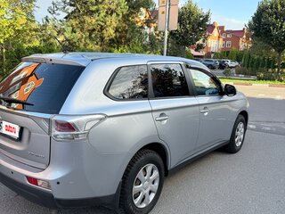 2013 Mitsubishi Outlander III, серебристый, 1700000 рублей, вид 3