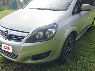 2013 Opel Zafira B Рестайлинг, серебристый, 710000 рублей, вид 1