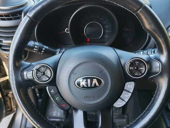 2018 Kia Soul II Рестайлинг, серебристый, 1450000 рублей - вид 9