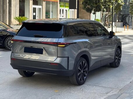 2026 Toyota bZ3X 58.3 kWh, серый, 2730000 рублей, вид 5