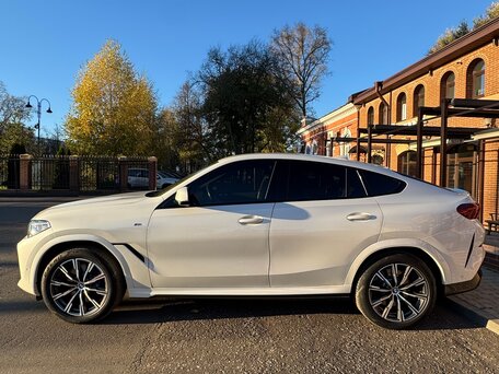 2020 BMW X6 40i III (G06), белый, 6390000 рублей, вид 4