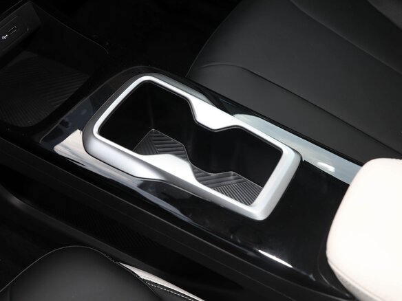 2026 Geely Geometry E 39.4 kWh, белый, 1957007 рублей - вид 16
