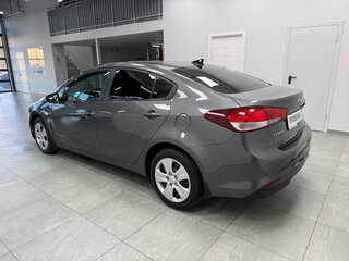2019 Kia Cerato III Рестайлинг (Classic), серый, 1490000 рублей, вид 5