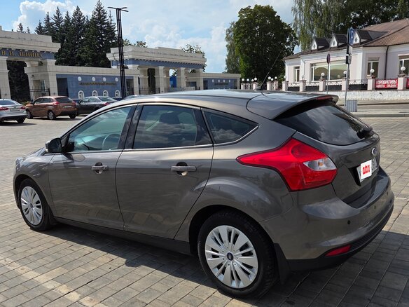 2011 Ford Focus III, серый, 700000 рублей - вид 3