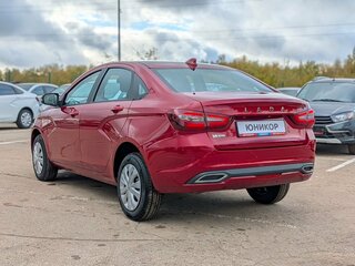 2026 Lada (ВАЗ) Vesta I Рестайлинг (NG), красный, 1785900 рублей, вид 3