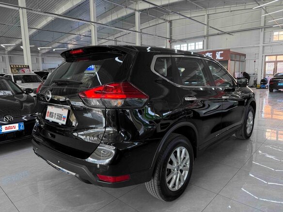 2025 Nissan X-Trail III Рестайлинг 2, чёрный, 2000000 рублей - вид 4