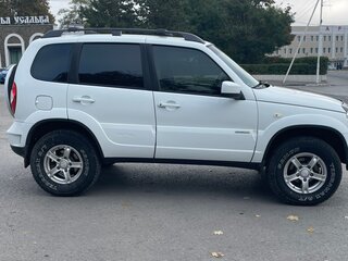 2014 Chevrolet Niva I Рестайлинг, белый, 690000 рублей, вид 4
