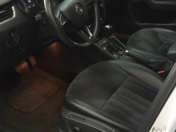 2018 Skoda Octavia III (A7) Рестайлинг, белый, 1999000 рублей - вид 4