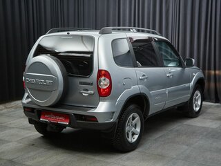 2014 Chevrolet Niva I Рестайлинг, серебристый, 597000 рублей, вид 4