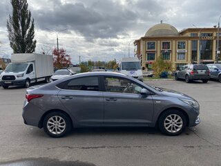 2017 Hyundai Solaris II, серый, 1299000 рублей, вид 4