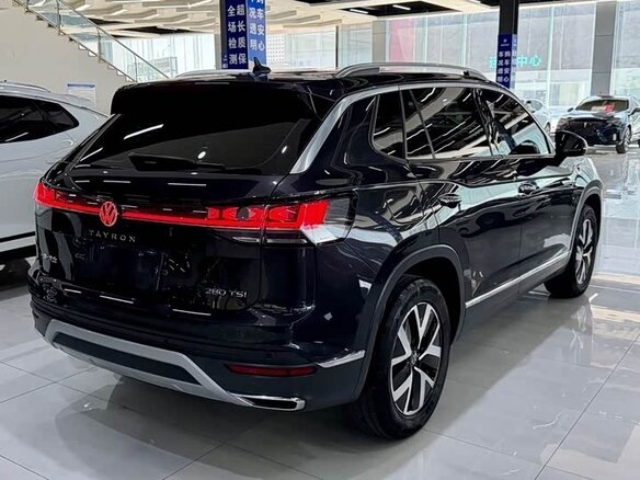 2023 Volkswagen Tayron I Рестайлинг, серый, 2495000 рублей - вид 3