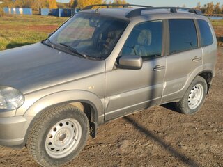 2013 Chevrolet Niva I Рестайлинг, серый, 450000 рублей, вид 1