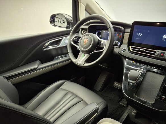 2025 Hongqi HQ9, чёрный, 7300000 рублей - вид 5
