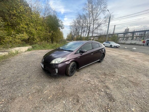 2013 Toyota Prius III Рестайлинг (XW30), фиолетовый, 950000 рублей - вид 14