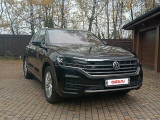 2018 Volkswagen Touareg III, чёрный, 5200000 рублей, вид 3