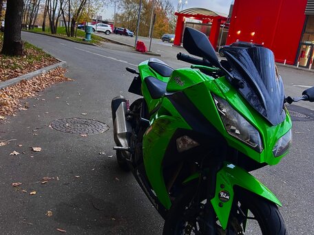 2014 Kawasaki Ninja 300, зелёный, 270000 рублей, вид 4