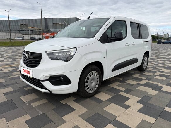 2022 Opel Combo XL E, белый, 1695000 рублей
