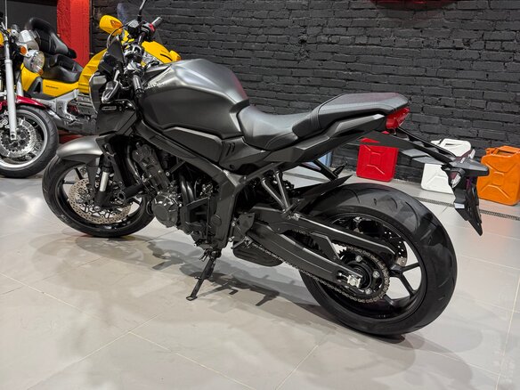2023 Honda CB 650R, чёрный, 785000 рублей - вид 9