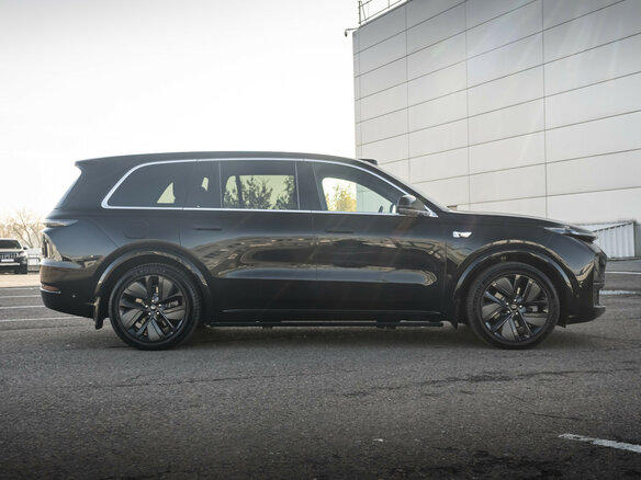 2023 Li Auto (Lixiang) L9 44.5 kWh I, чёрный, 6479000 рублей - вид 4