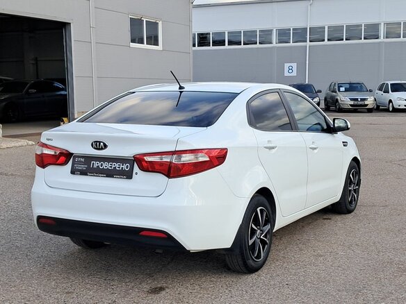 2014 Kia Rio III, белый, 795000 рублей - вид 4