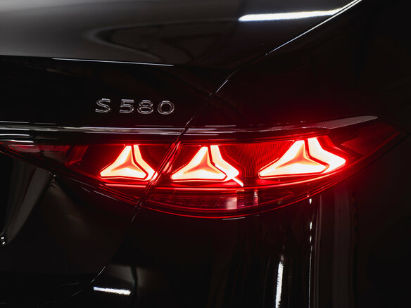2026 Mercedes-Benz Maybach S-Класс 580 II (Z223) Рестайлинг, чёрный, 39490000 рублей - вид 17