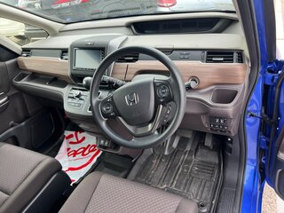 2022 Honda Freed+ II Рестайлинг, синий, 1990000 рублей, вид 5