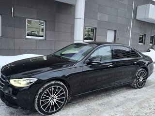 2020 Mercedes-Benz S-Класс 450 Long 4MATIC VII (W223), чёрный, 8200000 рублей, вид 3