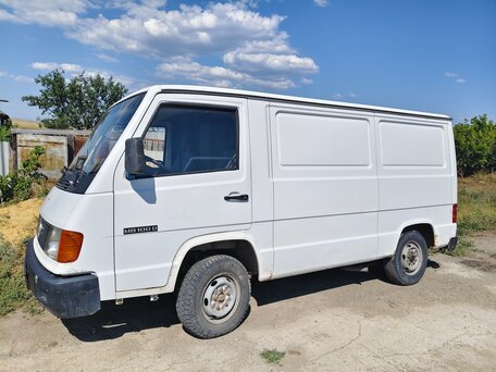 1993 Mercedes-Benz MB 100, белый, 230000 рублей, вид 4