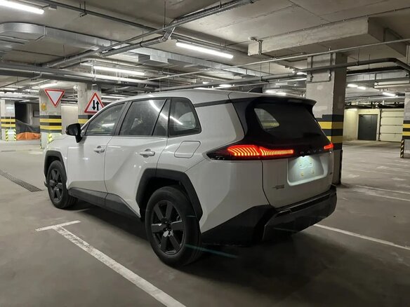 2026 Toyota RAV4 VI (XA60), белый, 4400000 рублей - вид 4