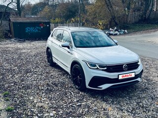 2021 Volkswagen Tiguan II Рестайлинг, белый, 4150000 рублей, вид 3