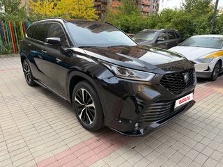 2021 Toyota Crown Kluger, чёрный, 5590000 рублей, вид 1