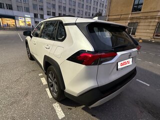 2024 Toyota RAV4 V (XA50), белый, 3850000 рублей, вид 4