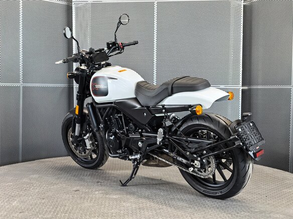 2023 Harley-Davidson X500, серебристый, 549000 рублей - вид 5