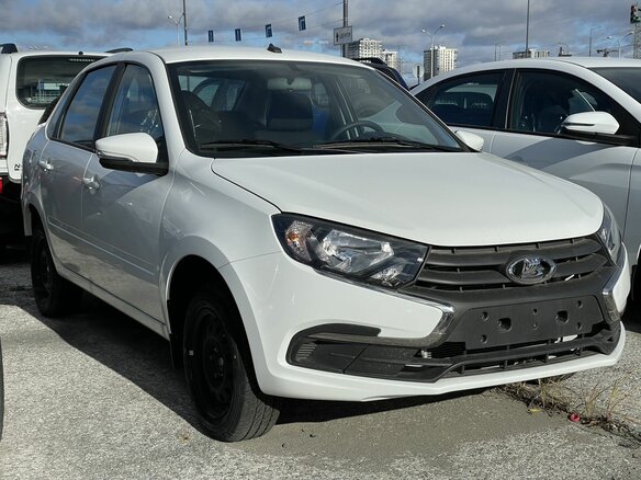 2026 Lada (ВАЗ) Granta I Рестайлинг, белый, 1101000 рублей - вид 2