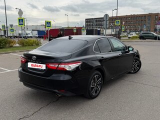 2021 Toyota Camry VIII (XV70), чёрный, 2450000 рублей, вид 5