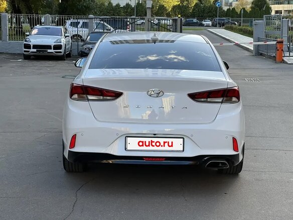 2018 Hyundai Sonata VII (LF) Рестайлинг, белый, 1900000 рублей - вид 1